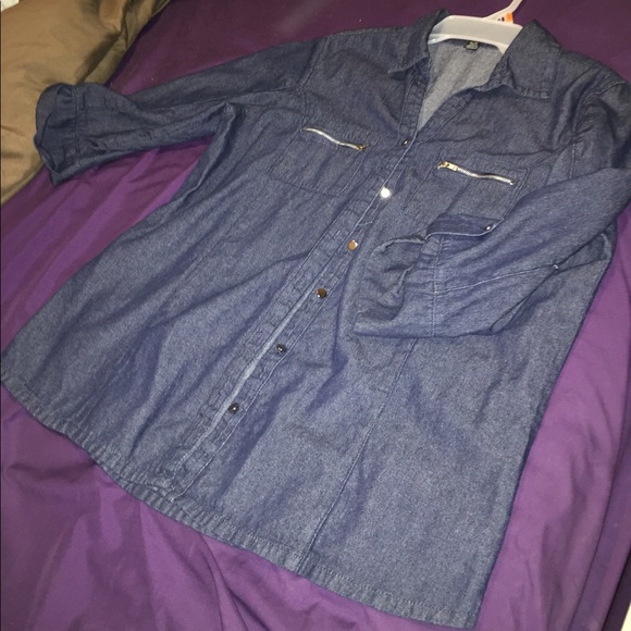 Great Denim Button Down 👕 Shirt! - Picture 3 of 7